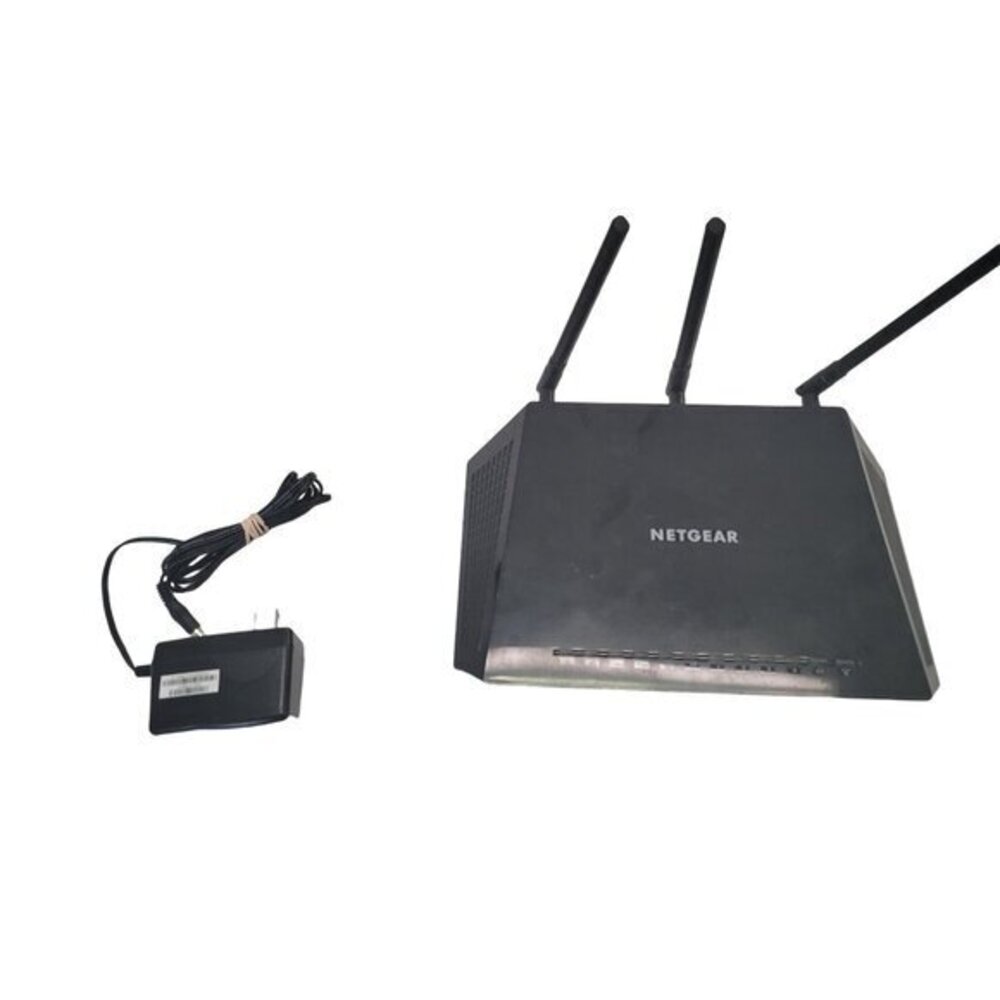 NETGEAR R6700V3 Nighthawk AC1750 Smart‎ WiFi Router - Picture 2 of 4